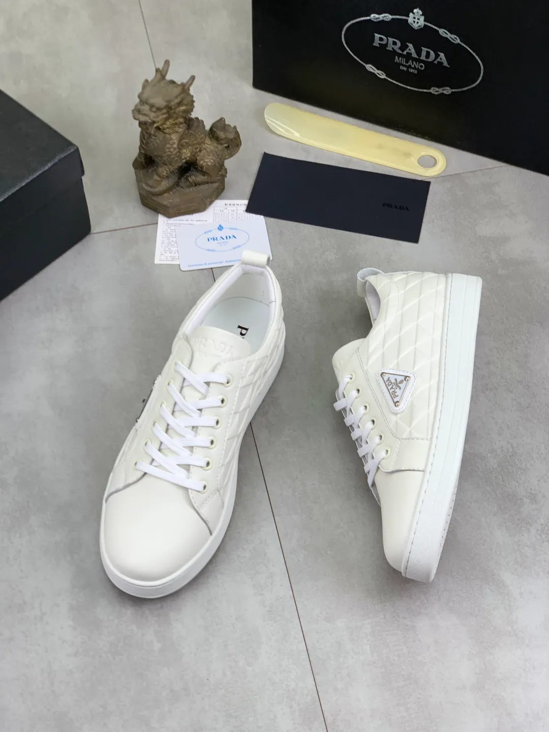 Men's Men's Shoes💰P420💰[New Style] The latest classic model of high-quality PRADA breathable and comfortable men's shoes has been launched on the official website, 1:1 replica, synchronized in Hong Kong, and on the same catwalk; all made of calfskin with breathable mesh fabric ➕Imported soft Soft and comfortable sheepskin lining, 🍡🍡original rubber outsole is non-slip and wear-resistant; comfortable to wear, attractive style, fine workmanship, and simple and neat shoe last, showing a man's courage and toughness, 👍Size: 39-44 2️⃣Color🉑️Choose